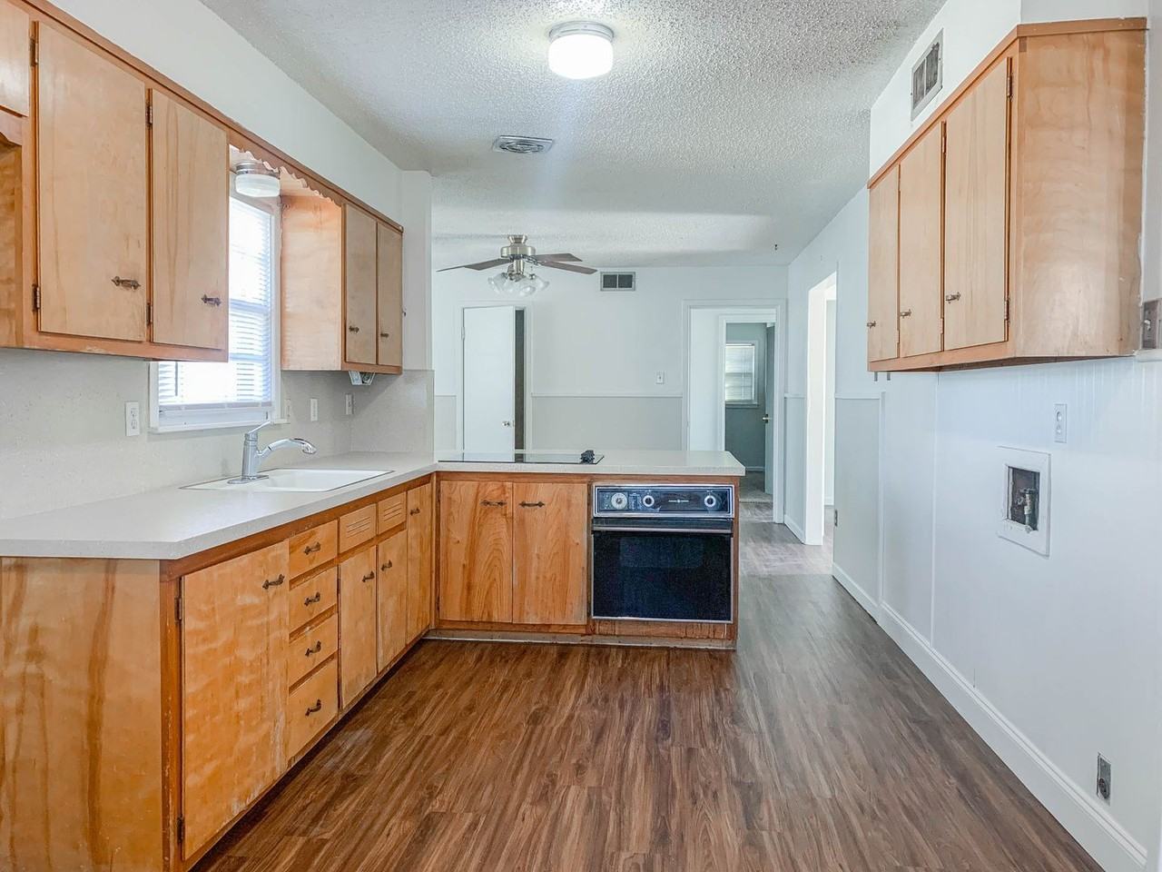 4904 44th St - Photo 4 of 12