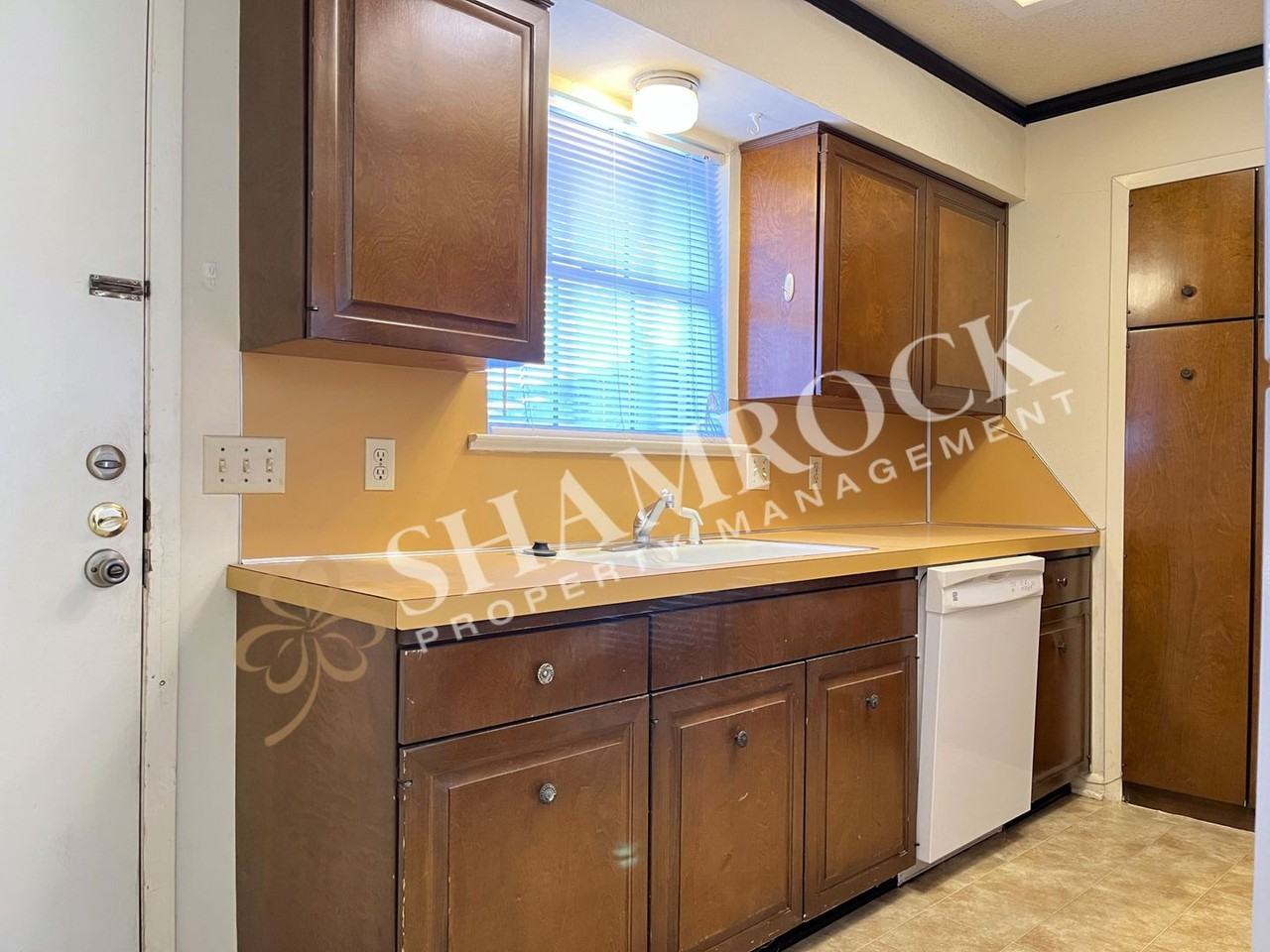 6710 May Dr - Photo 5 of 15