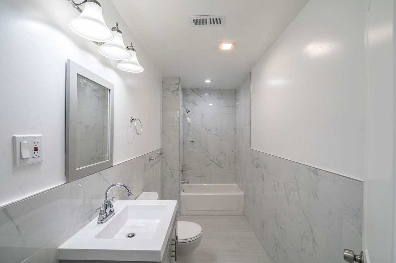 1726 Pine Street (DNM as of 4/17/26) - Photo 4 of 16
