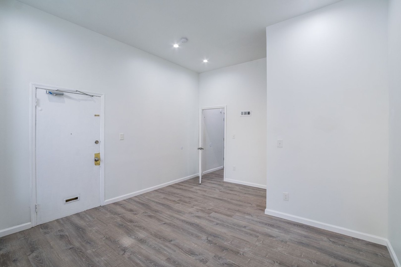 1726 Pine Street (DNM as of 4/17/26) - Photo 6 of 16