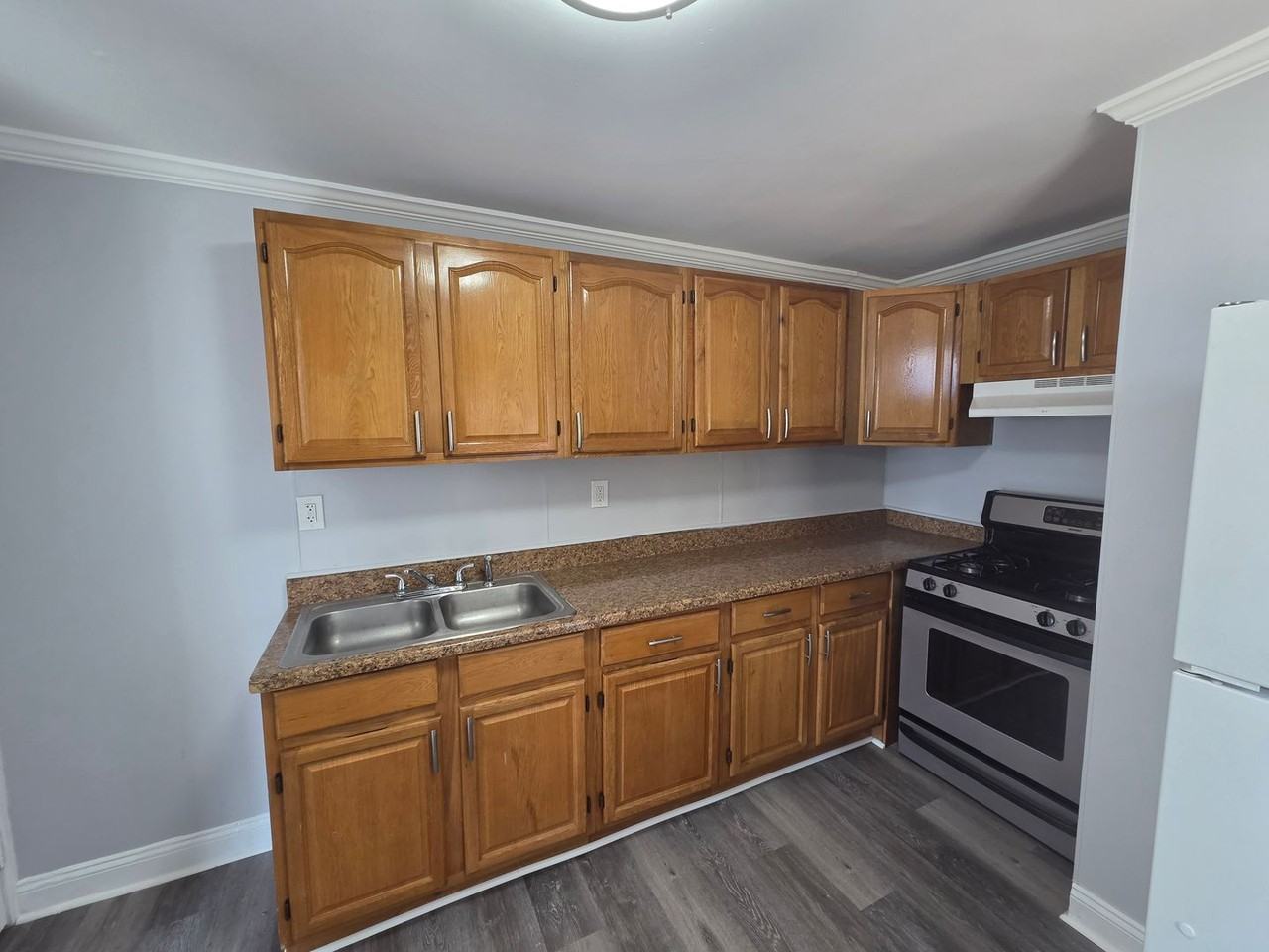 1437 W Court St - Photo 5 of 15