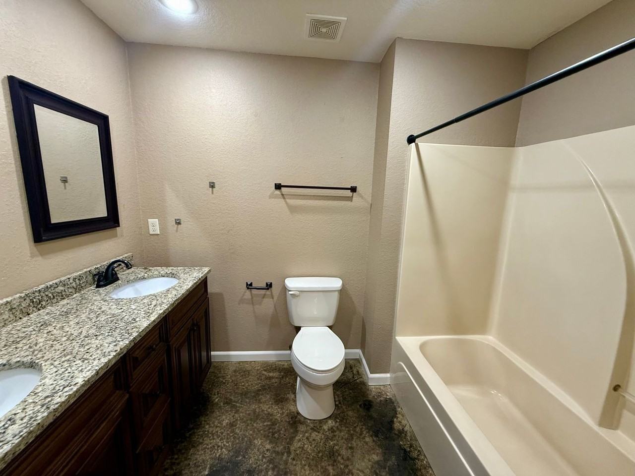 206 S Bernis St - Photo 7 of 12
