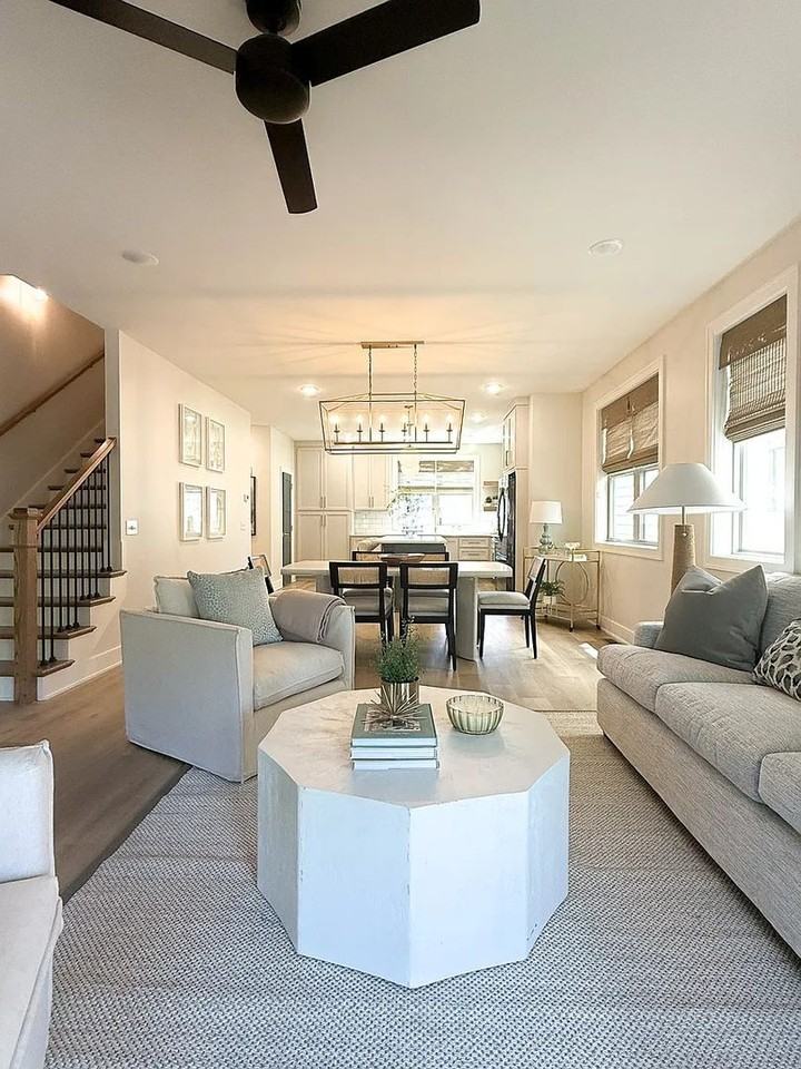 211 N Poplar St - Photo 4 of 12