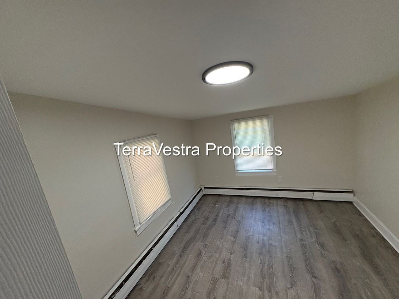 216 E Broadway - Photo 7 of 15