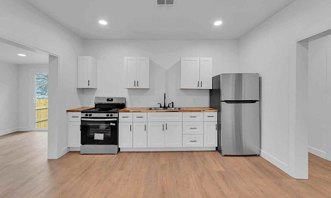 1602 Mitchell Ave - Photo 7 of 31