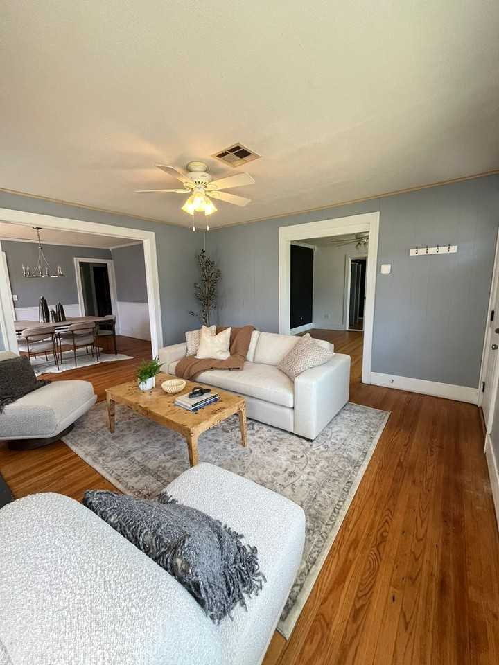 2113 Nw 21st St - Photo 5 of 30
