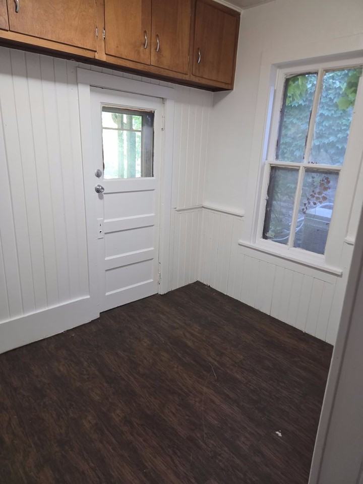 730 E Mcclure Ave - Photo 6 of 11