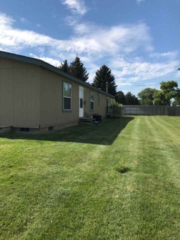 121 Aspenwood Dr - Photo 2 of 14