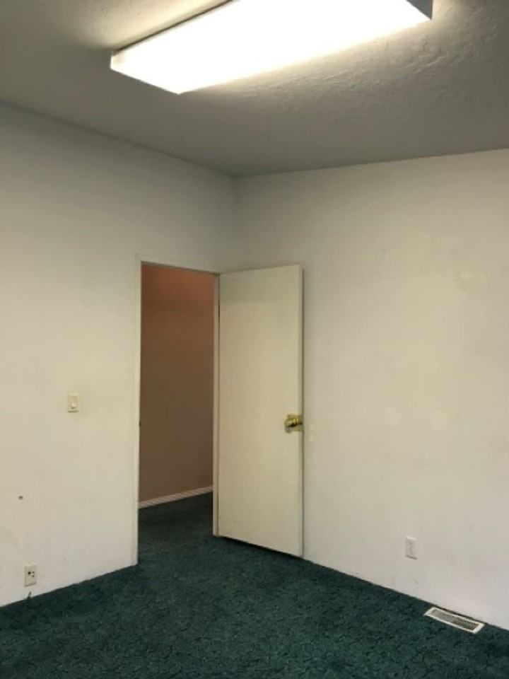 121 Aspenwood Dr - Photo 6 of 14