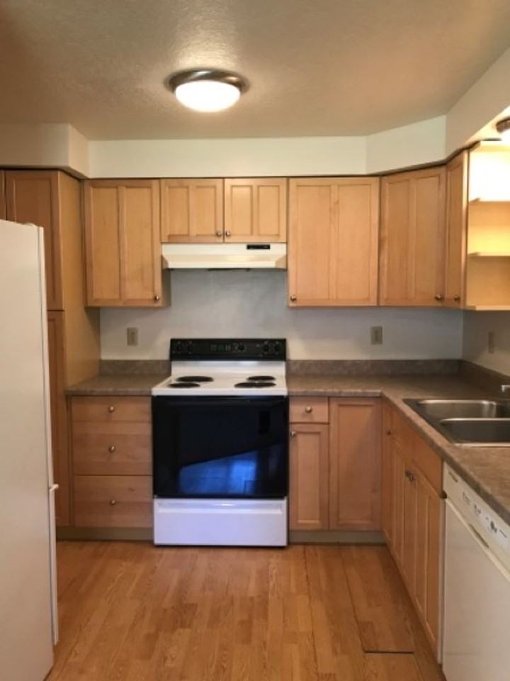 767 Meadows Dr #1 - Photo 4 of 11