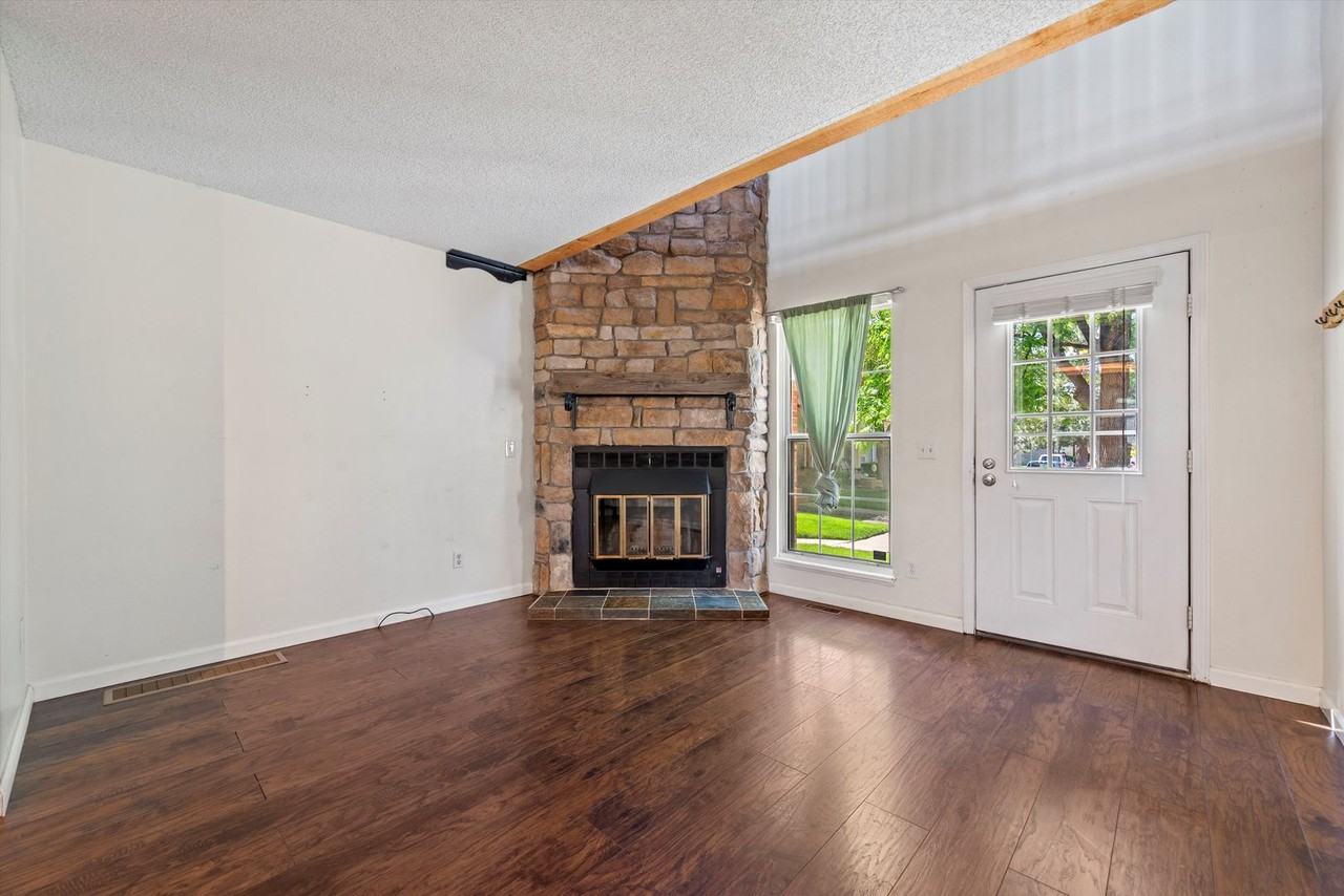 1683 S Blackhawk Way - Photo 5 of 18