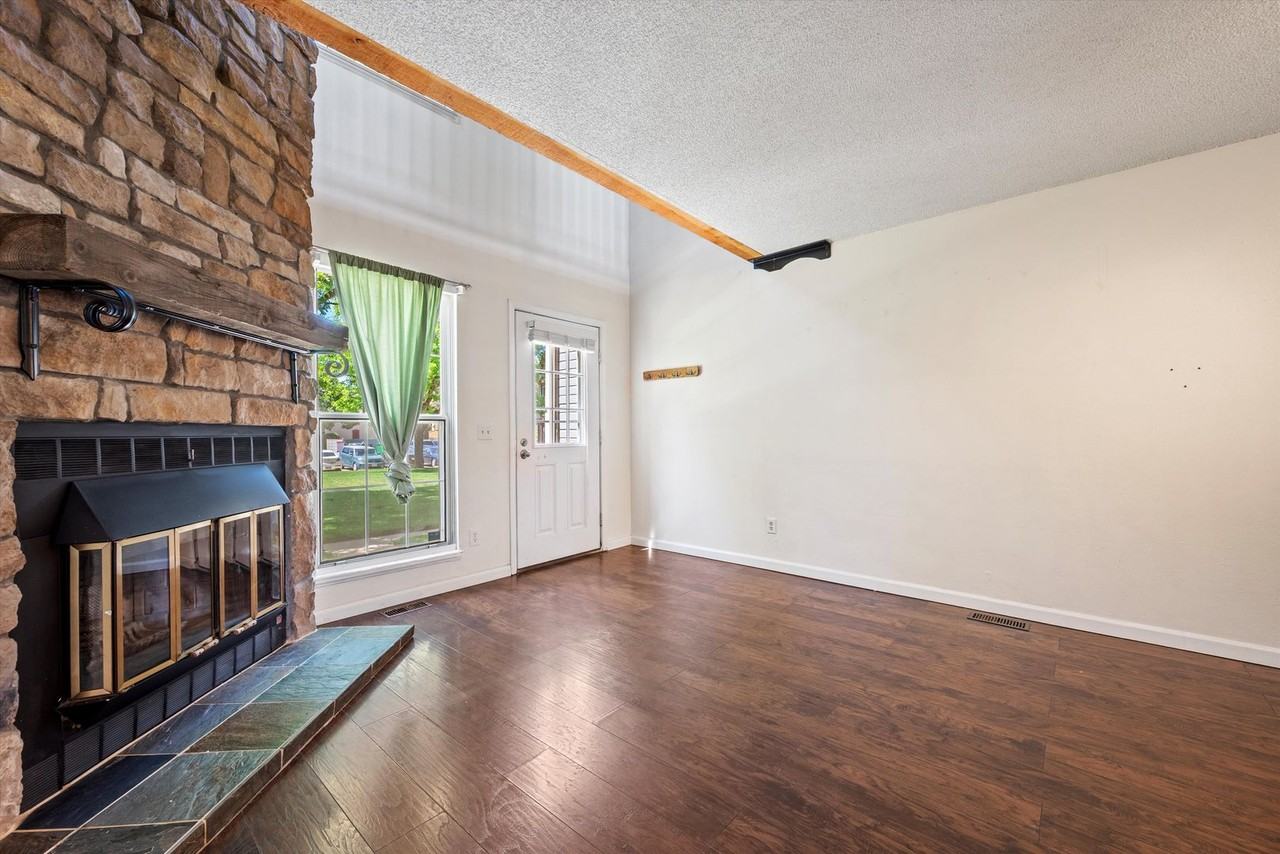 1683 S Blackhawk Way - Photo 6 of 18