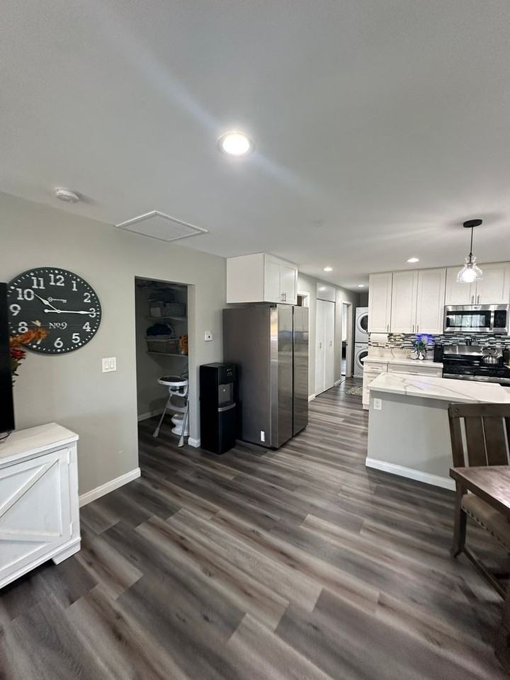 129 Norton Ave - Photo 3 of 48