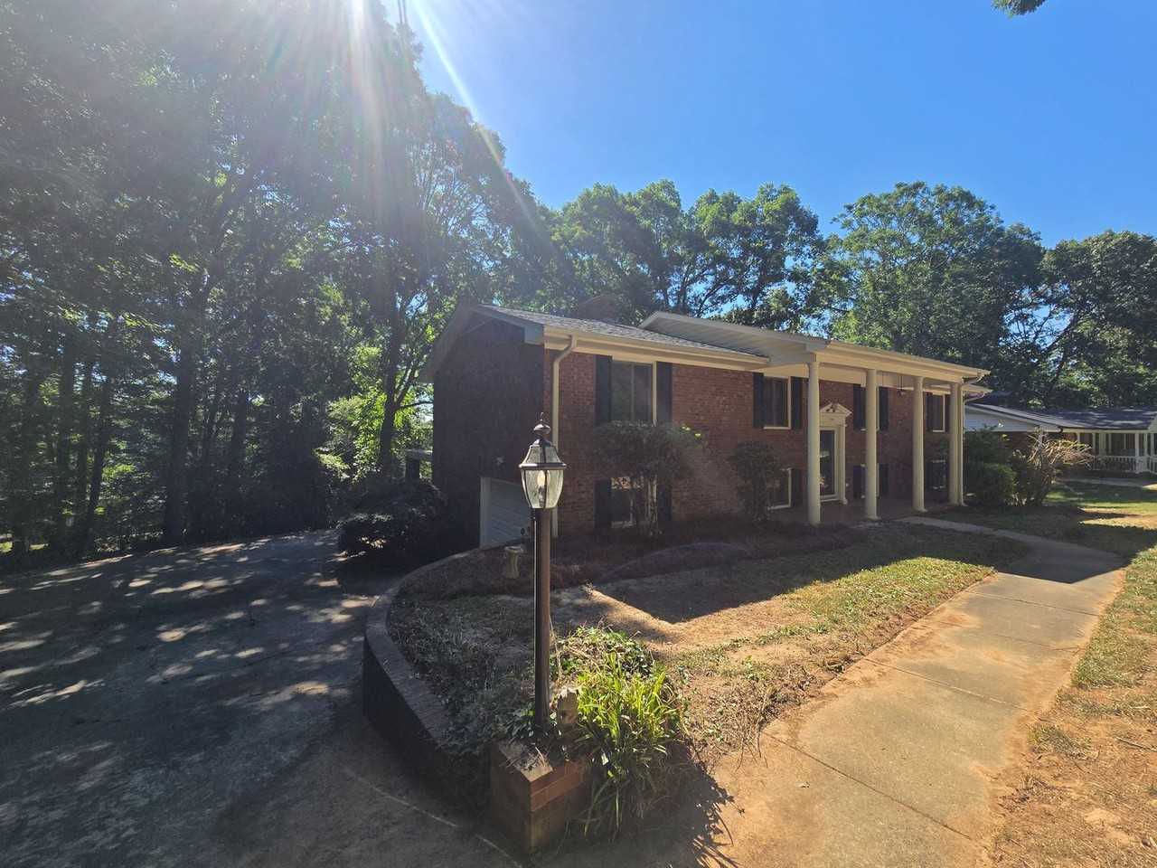 1194 Ingram Dr - Photo 2 of 35