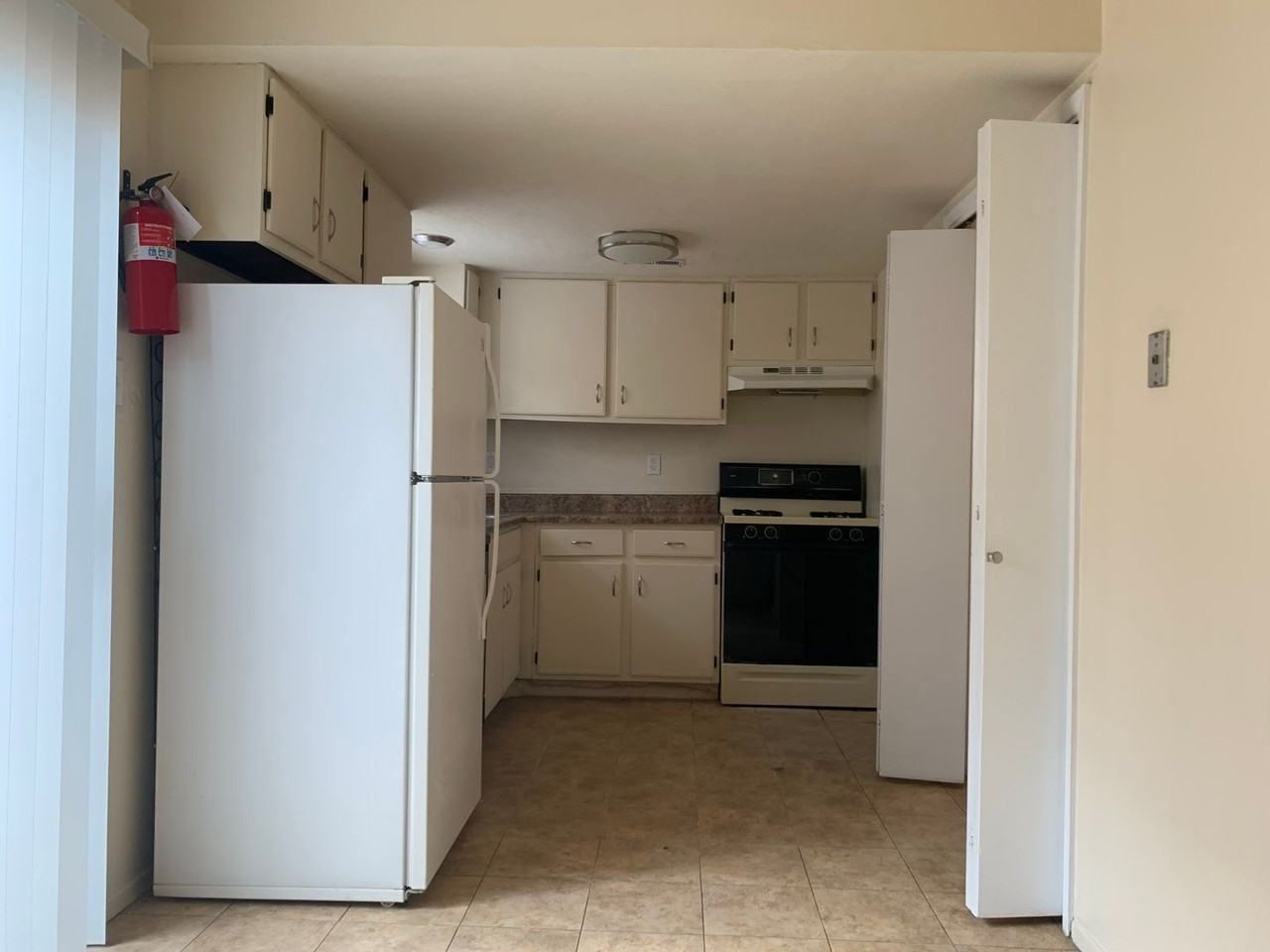 517 Vermont St NE - Photo 2 of 22