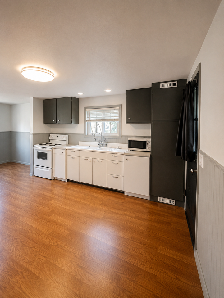 246 S 2nd E - Photo 3 of 5