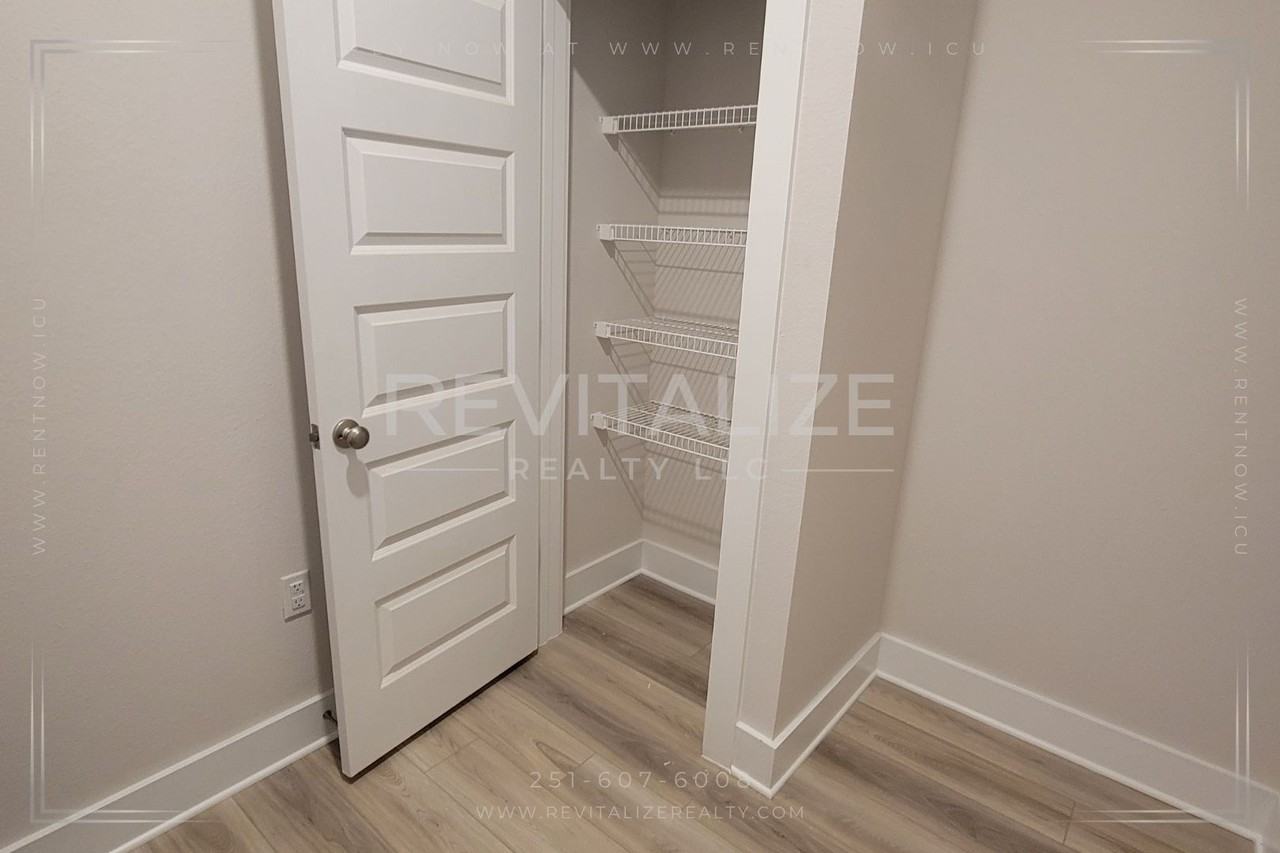 1730 Grouse St - Photo 5 of 50