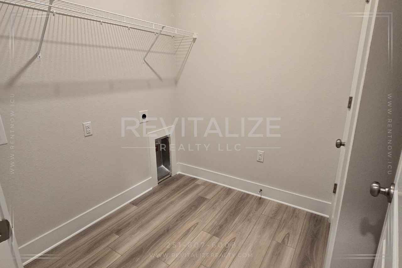 1730 Grouse St - Photo 7 of 50