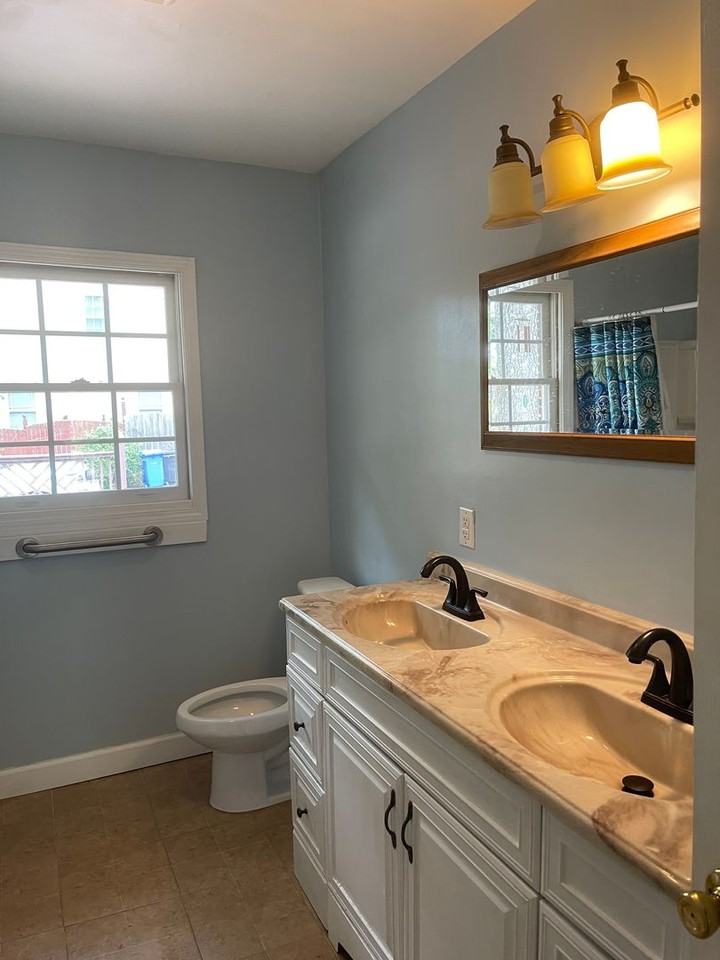 690 Ridgewood Ave - Photo 2 of 3