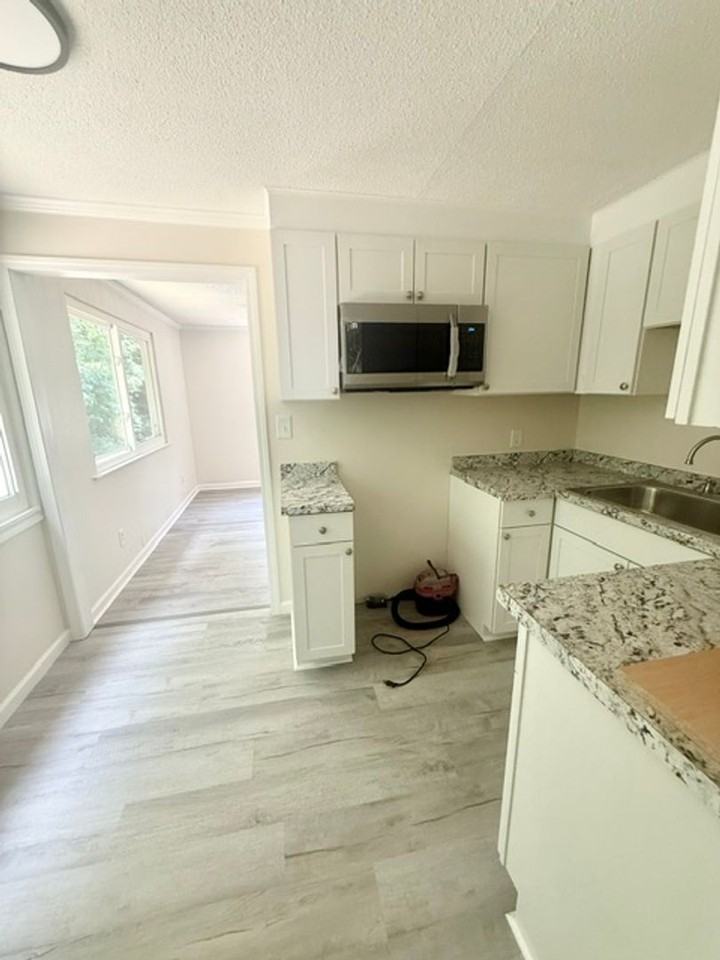 100 Haynes St - Photo 2 of 27
