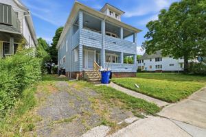featured image of 11611 Fairport Ave