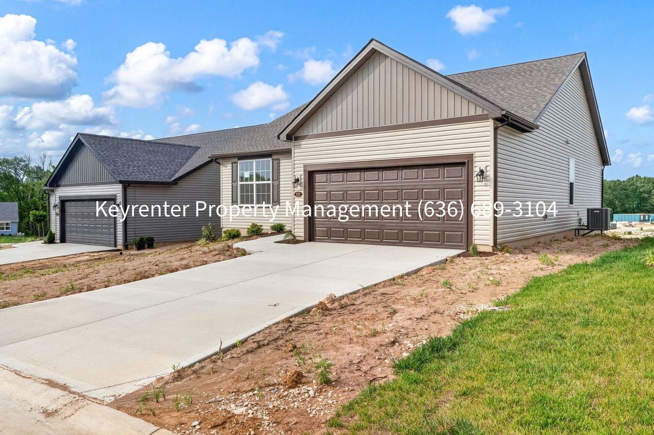 825 Cedarwood Dr - Photo 2 of 30