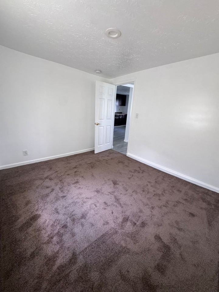 1841 King Ave - Photo 6 of 10