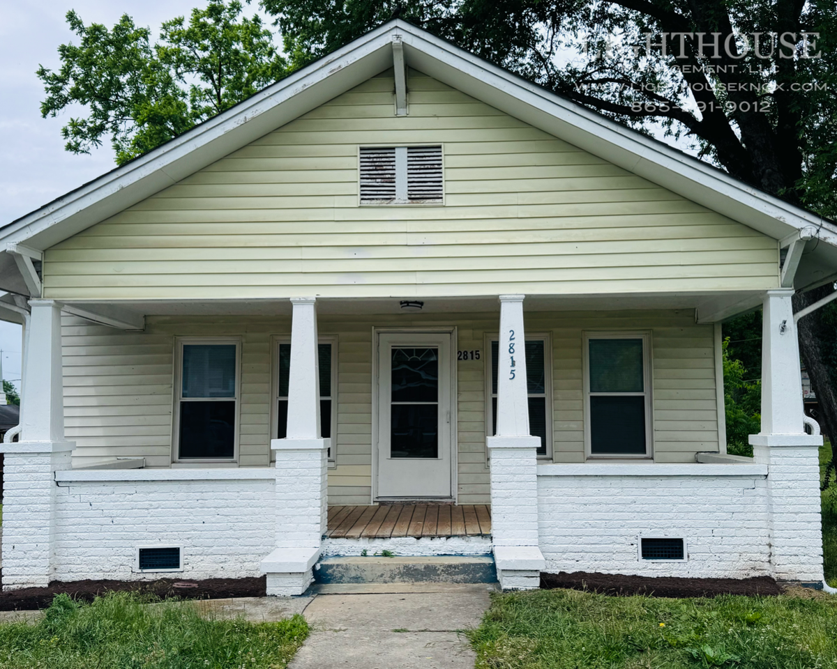 2815 Tarleton Ave - Photo 3 of 16