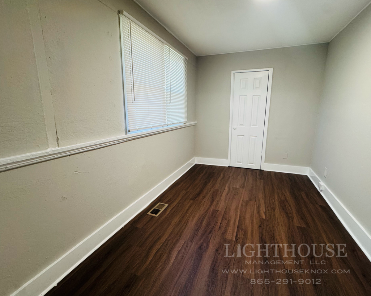 2815 Tarleton Ave - Photo 4 of 16