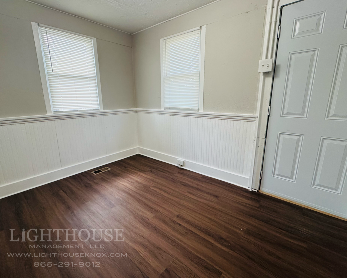 2815 Tarleton Ave - Photo 5 of 16