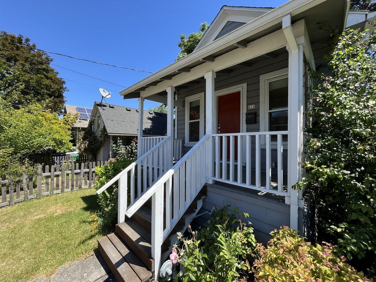610 Ne 79th Ave - Photo 2 of 35