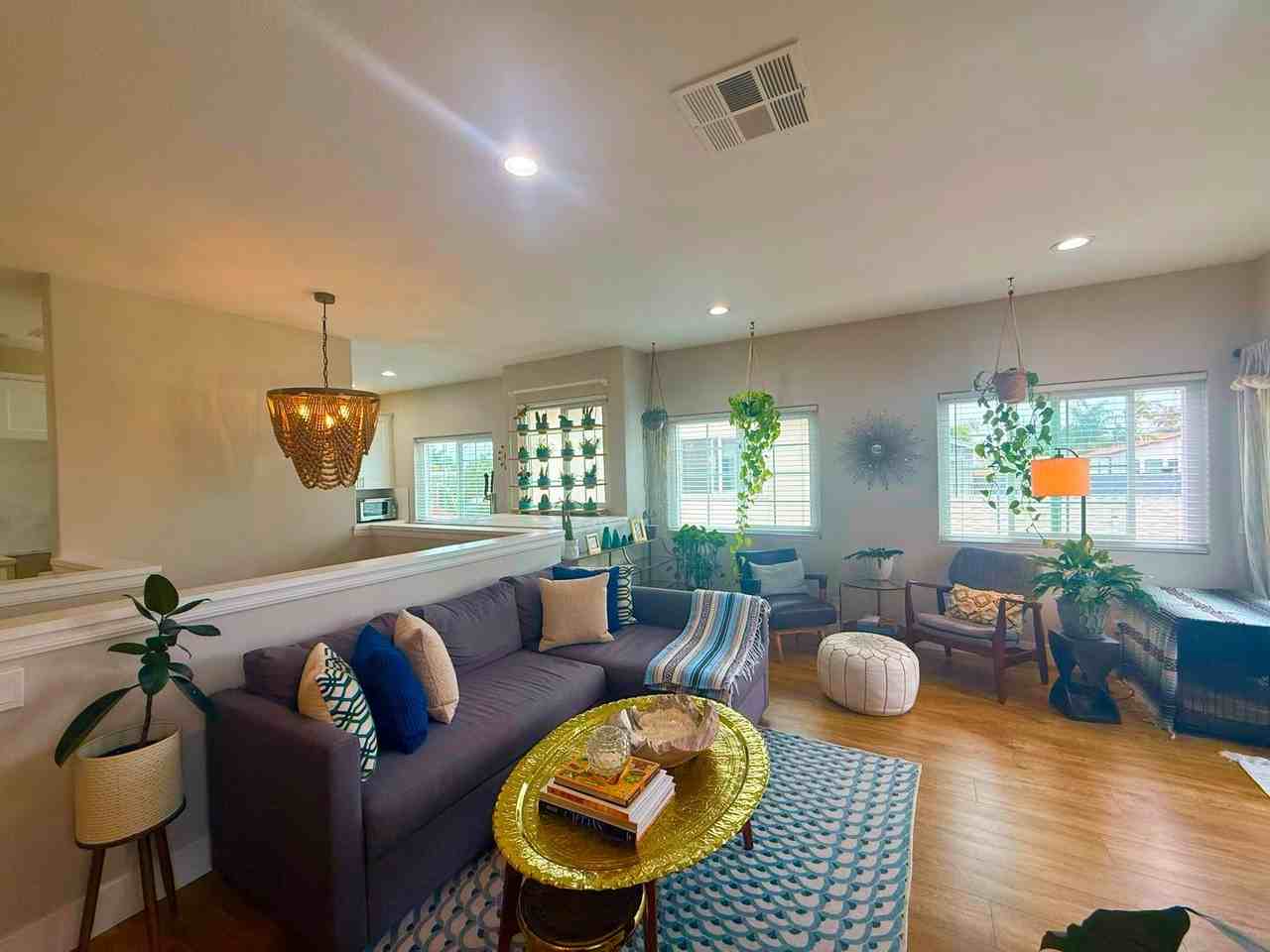 4937 Brighton Ave - Photo 4 of 11