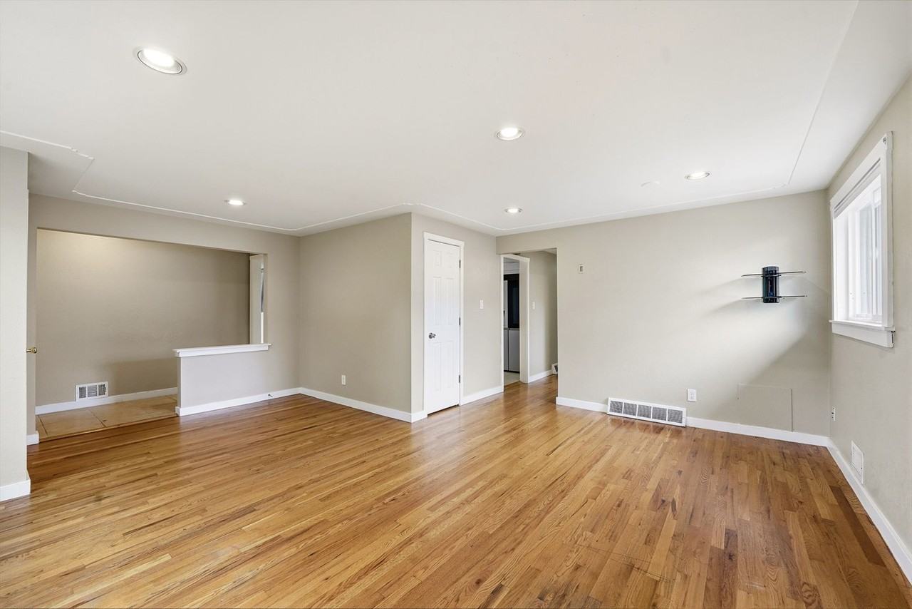 1275 W 4th Ave - Photo 6 of 48
