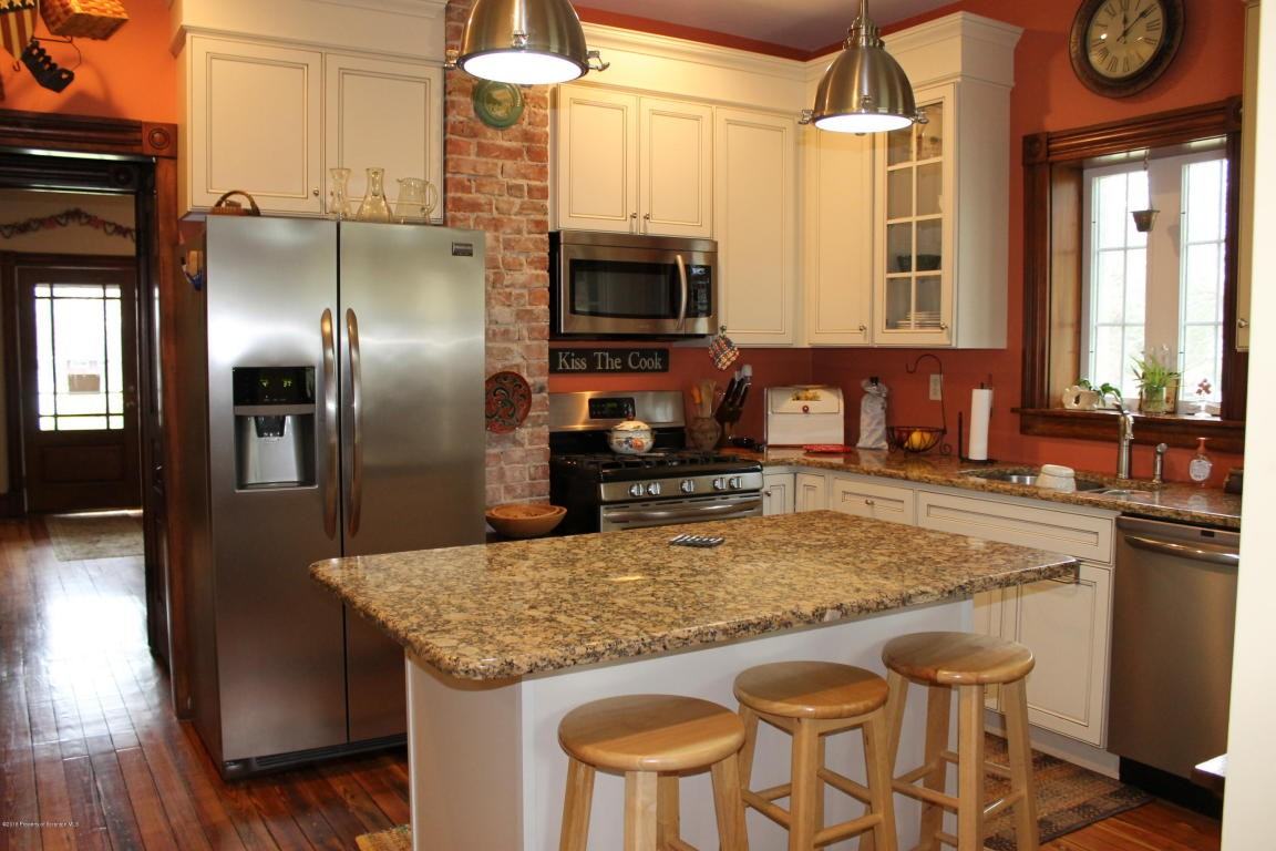 404 Summit Ave - Photo 2 of 17