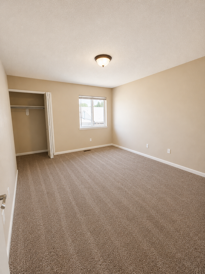 1429 10th St - Photo 7 of 11