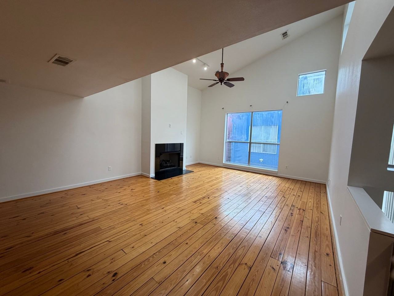 241 Maynard Ter Se #5 - Photo 7 of 26