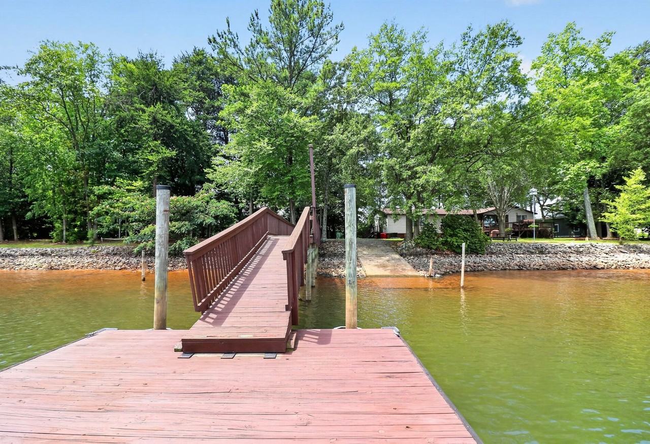 120 Stepaside Ln - Photo 7 of 37