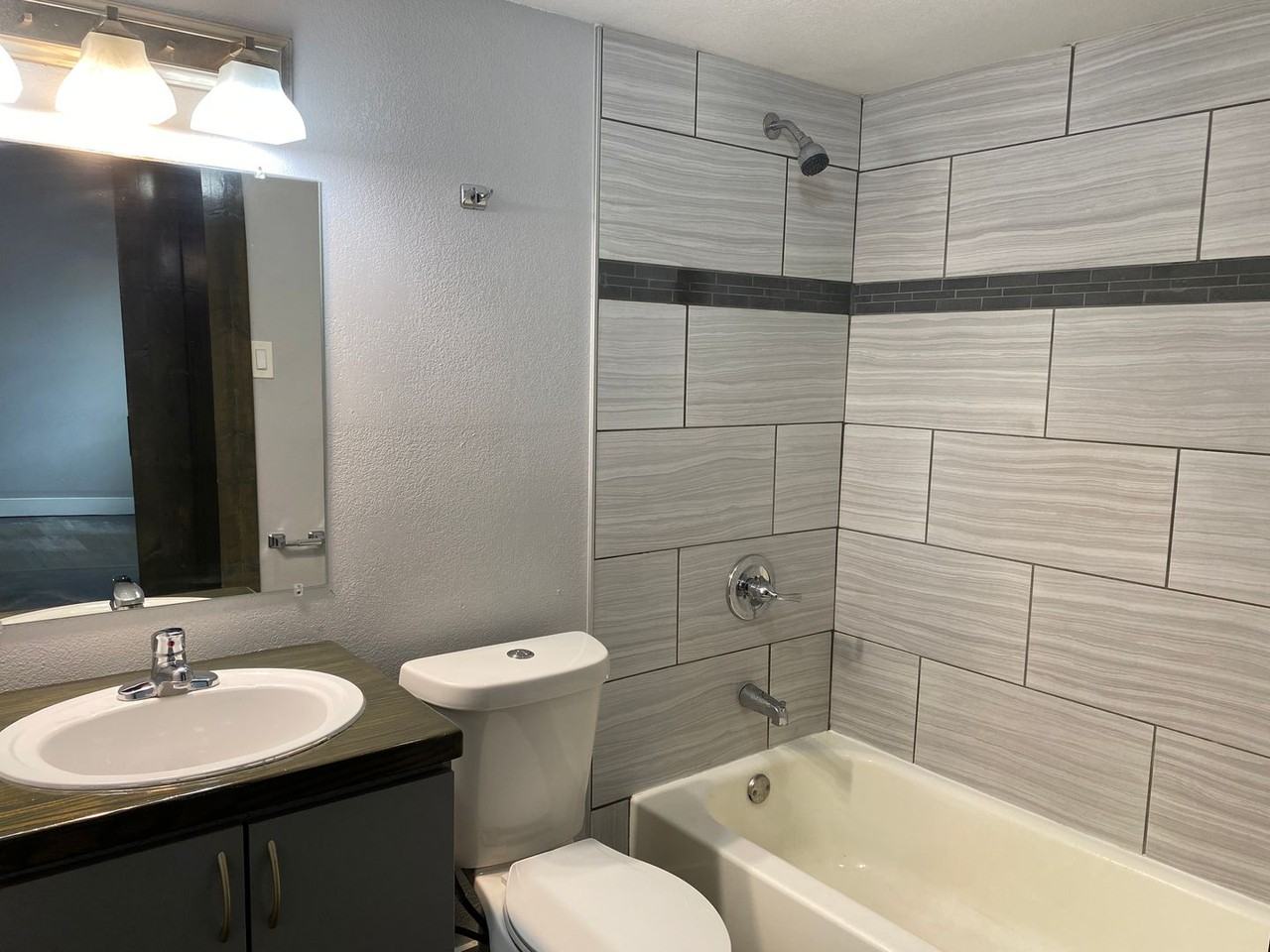 121 Howard St Apt 5b #5B - Photo 3 of 9