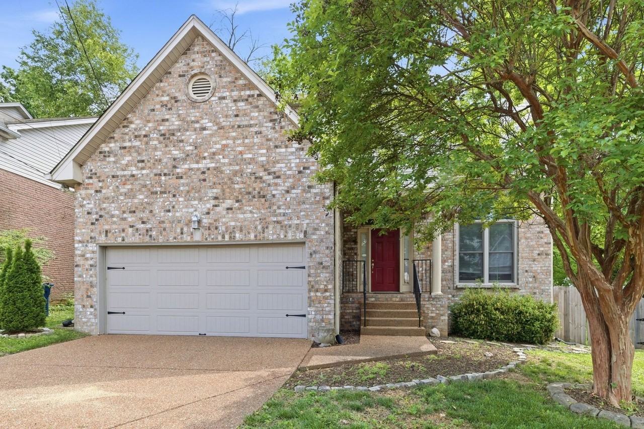 913 Magnolia Ct W - Photo 2 of 31