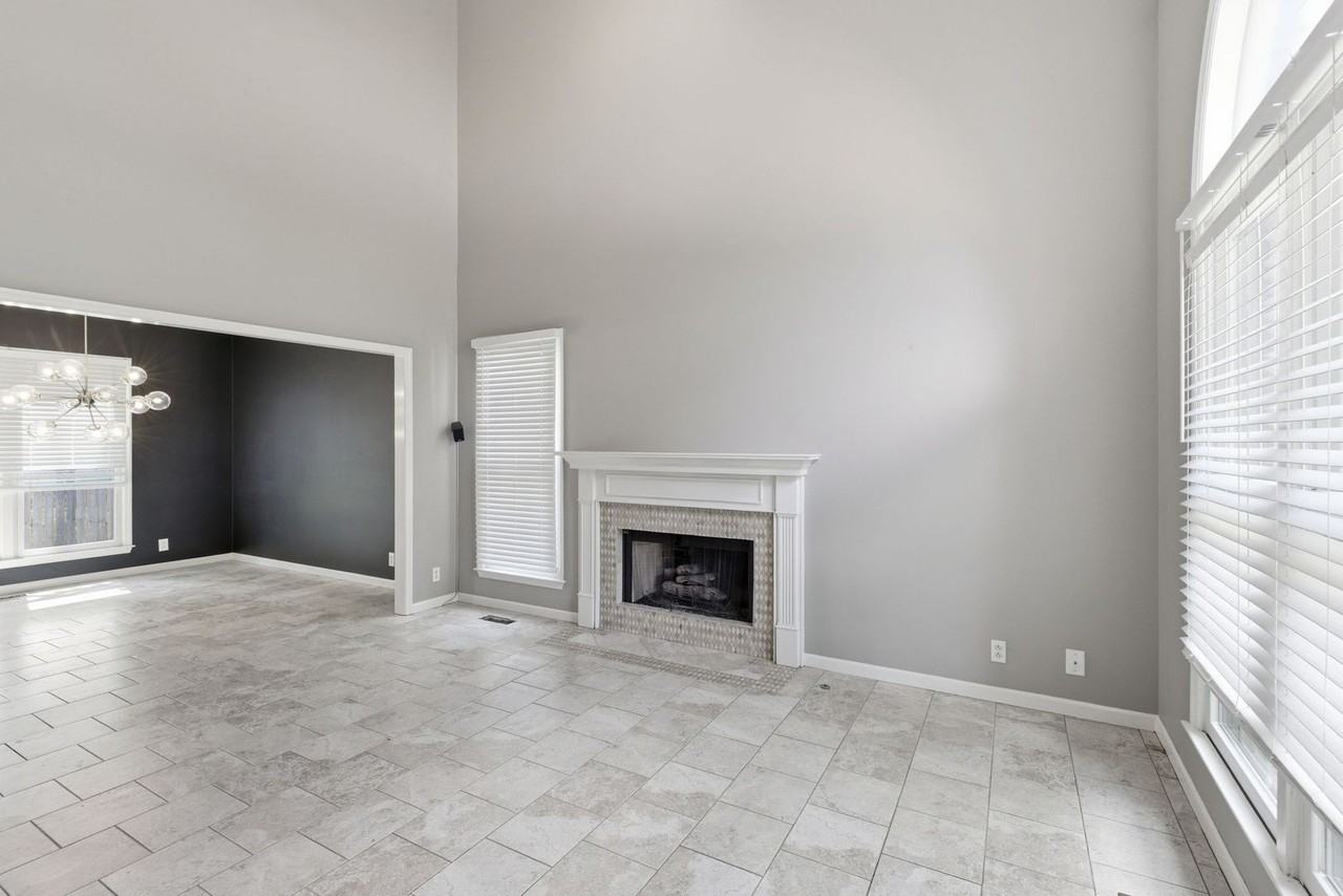913 Magnolia Ct W - Photo 4 of 31