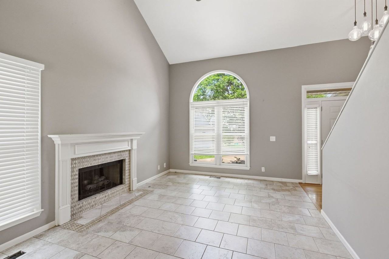 913 Magnolia Ct W - Photo 6 of 31