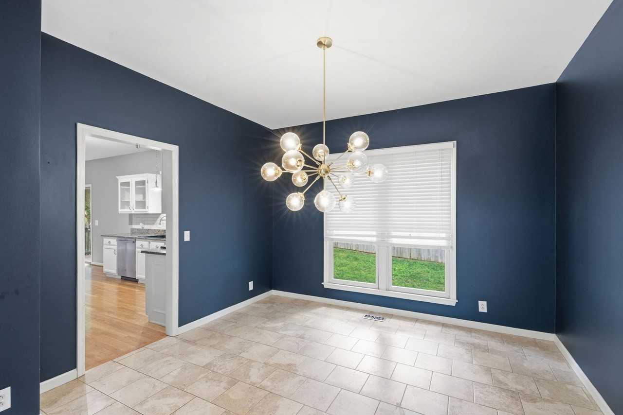 913 Magnolia Ct W - Photo 7 of 31