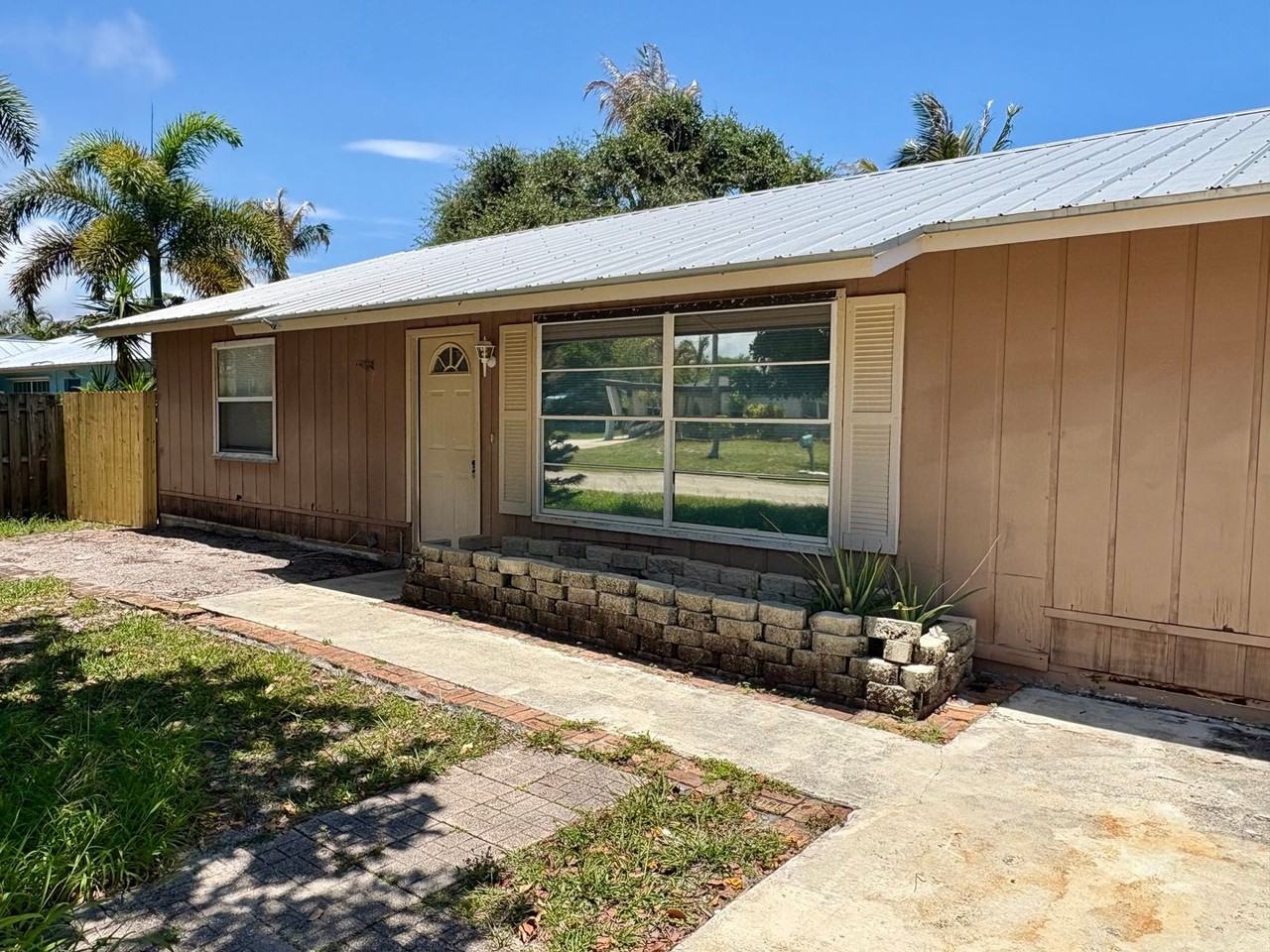 2511 Ne Mildred St - Photo 2 of 15