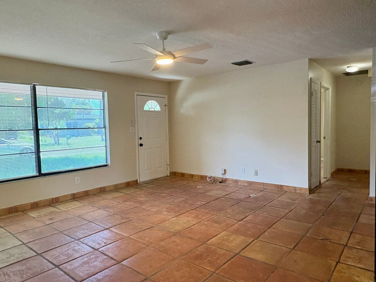 2511 Ne Mildred St - Photo 4 of 15