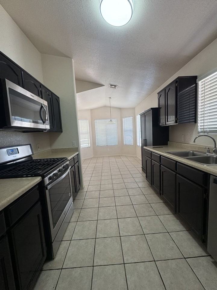 2087 Calle Sabo - Photo 6 of 20