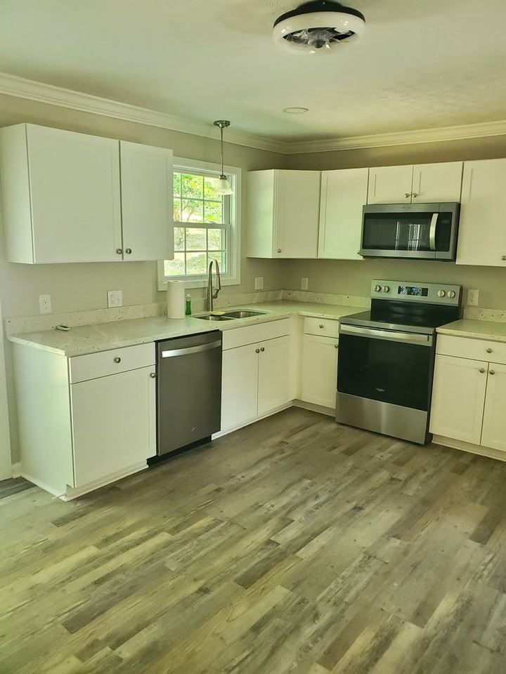 124 Winston Rd - Photo 3 of 8