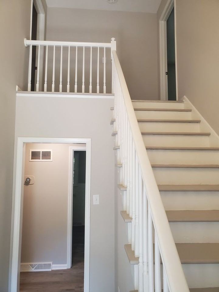 124 Winston Rd - Photo 4 of 8