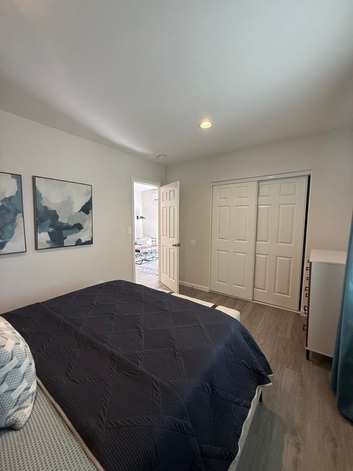 1758 Wallace St - Photo 5 of 8