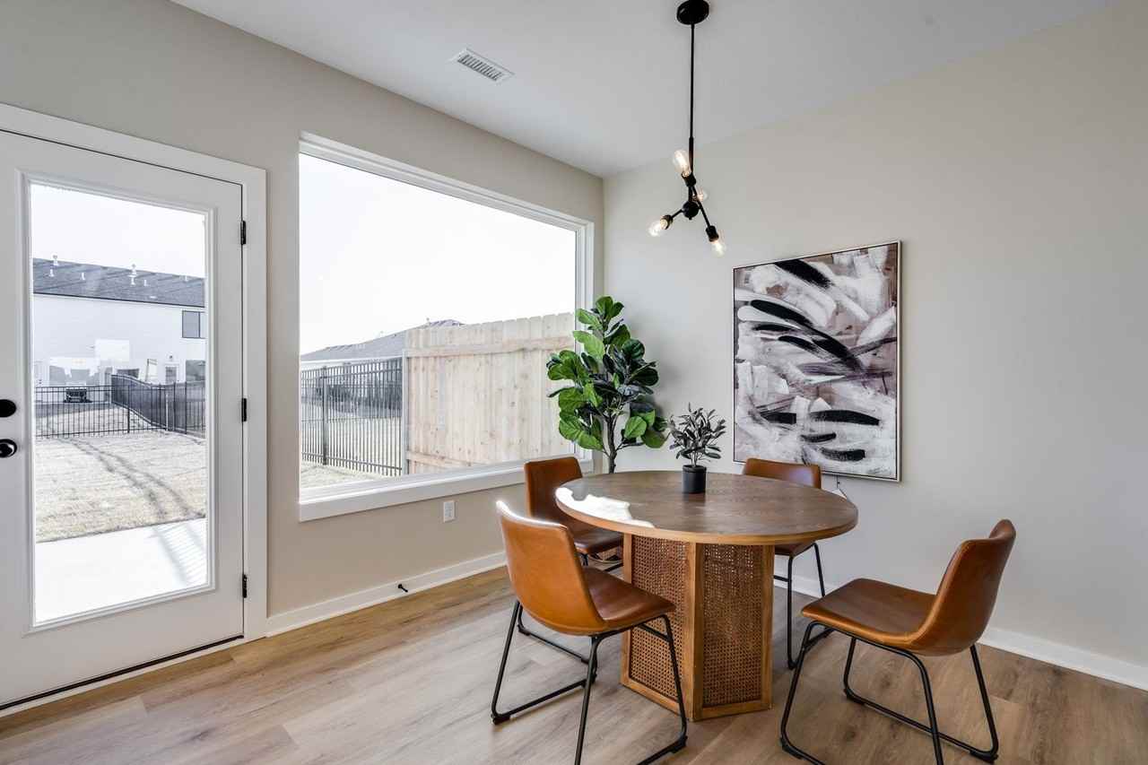 106 N Gowen St - Photo 4 of 14