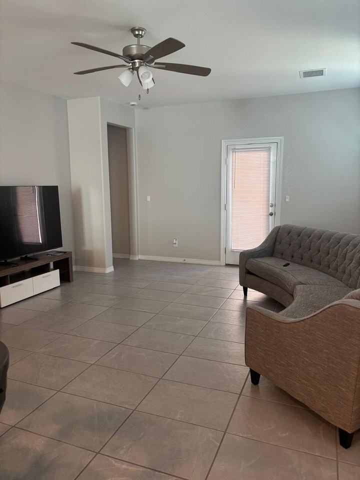 1669 Asbury St - Photo 3 of 24
